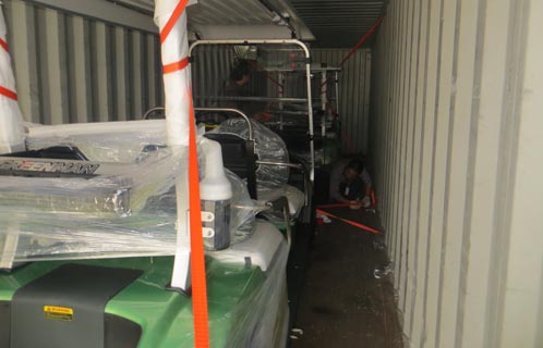 迪拜發(fā)車(chē) 迪拜發(fā)車(chē)